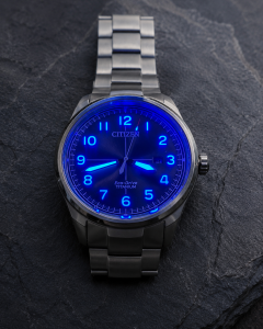 Citizen Erkek Kol Saati Titanyum Gümüş Kordon Yeşil Kadran 42MM Safir Cam 10 ATM